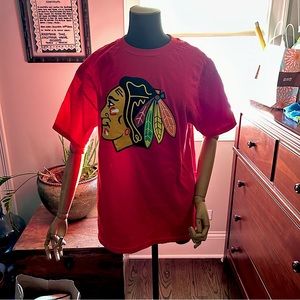 Blackhawks Hockey t-shirt red unisex size large tshirt excellent condition Shaw